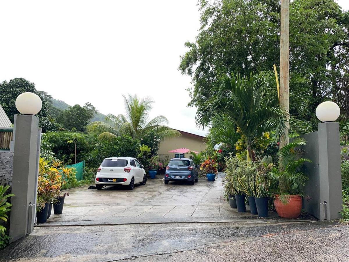 Milles Montagnes Anse Royale